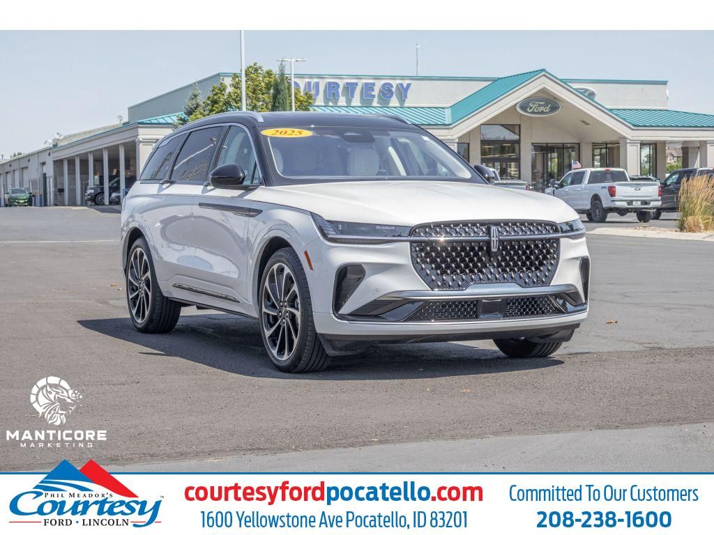 2025 Lincoln Nautilus Black Label