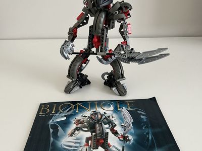 Lego Bionicle Makuta with instructions