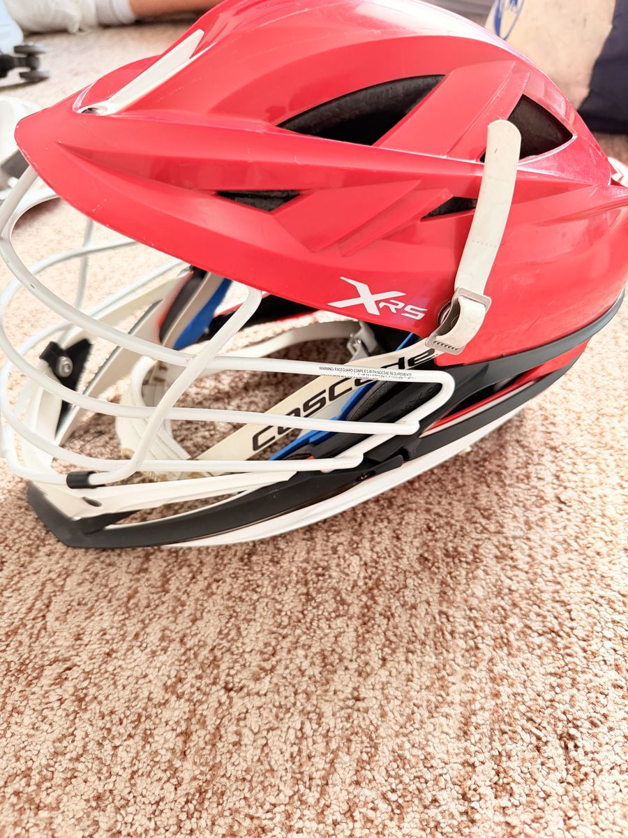 Cascade XRS Lacrosse Helmet – Great Condition