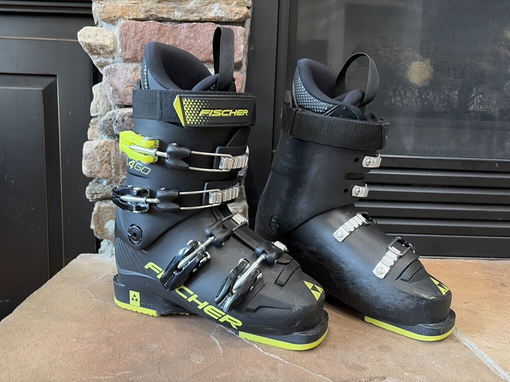 23.5 Fischer Rc4 60 Ski Boots