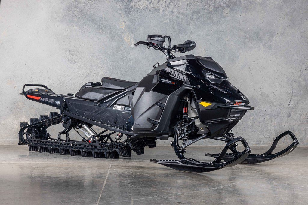 2024 Ski-Doo Summit® X® with Expert Package Rotax® 850 E-TEC 165 S_Level 4.5 in.