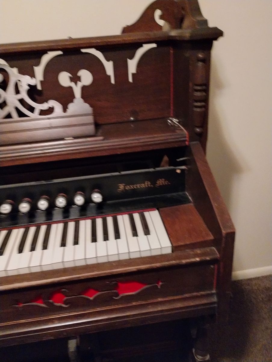 Pump Organ 