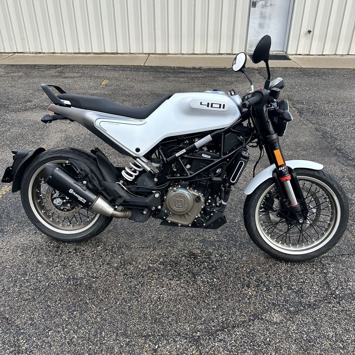 2023 Husqvarna Svartpilen 401 - PRICE REDUCED - Cafe Sport