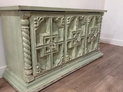1970's decorative hutch