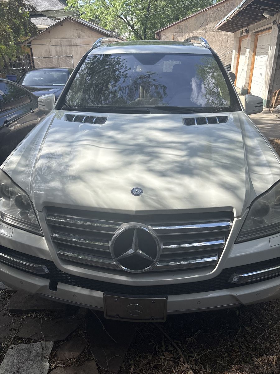 2012 Mercedes-Benz GL-Class GL 550 4MATIC