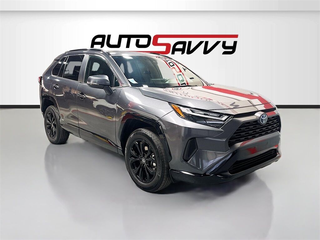 2024 Toyota RAV4 SE