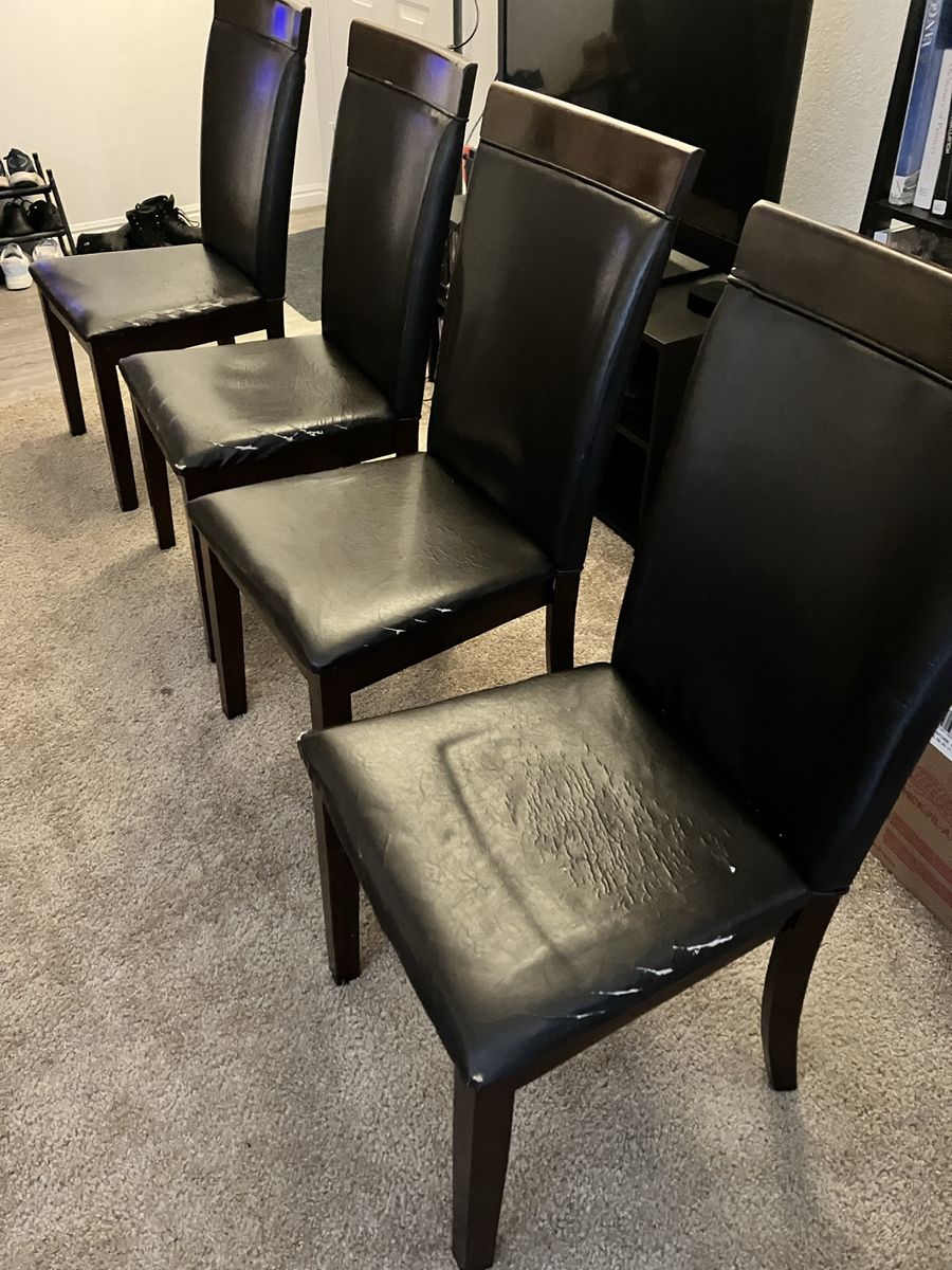 Set of dining room chairs (4)