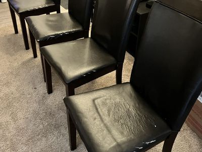 Set of dining room chairs (4)