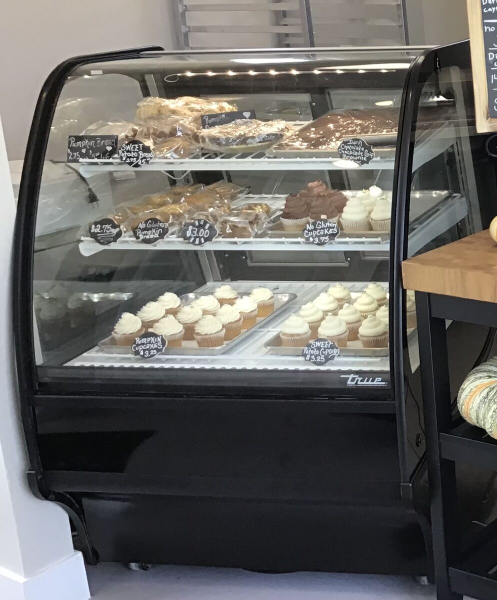 Display case True refrigerated