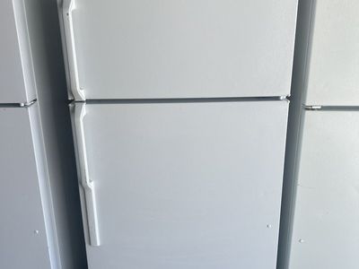 Hotpoint Refridgerator 16.9 cu. ft.