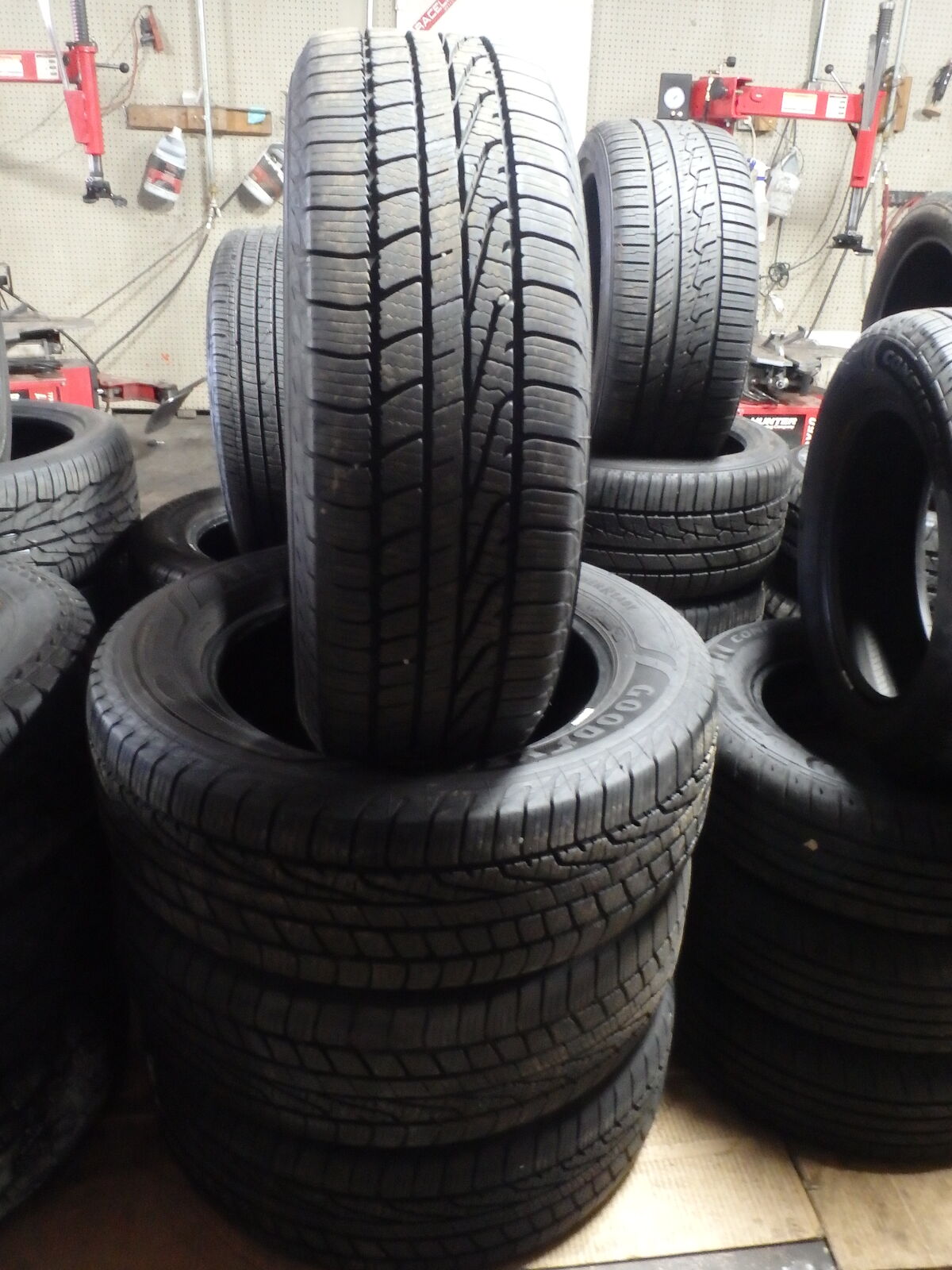 245/60R18 GOODYEAR ASSURANCE WEATHERREADY SET OF USED TIRES