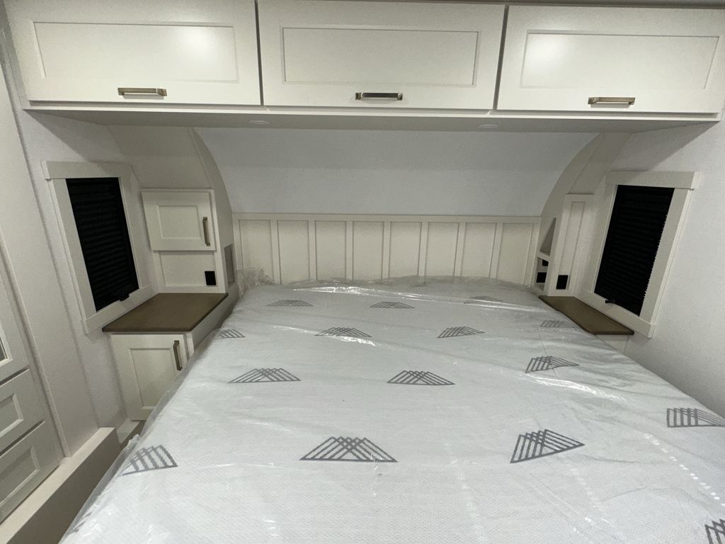 Main image 27