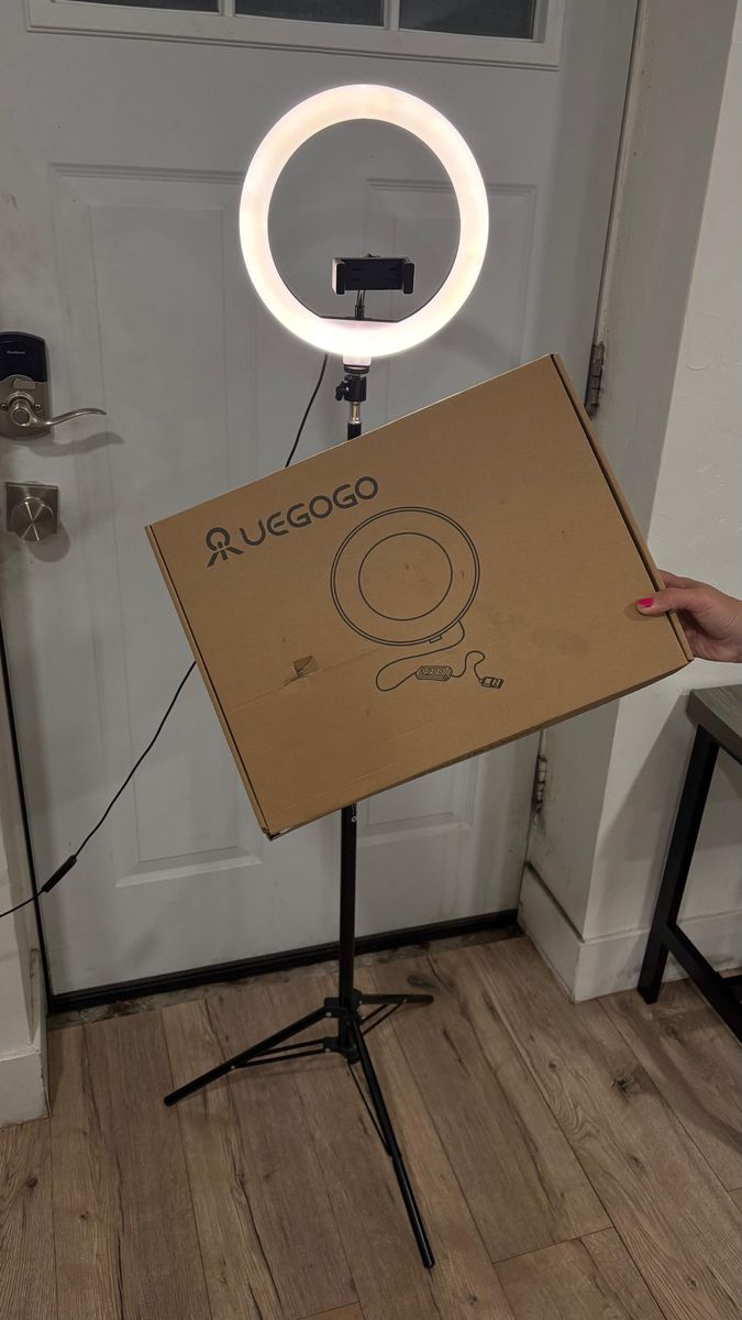 10” LED Ring Light with Tripod & Phone Holder – Like New