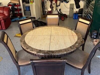 Round kitchen table and chairs