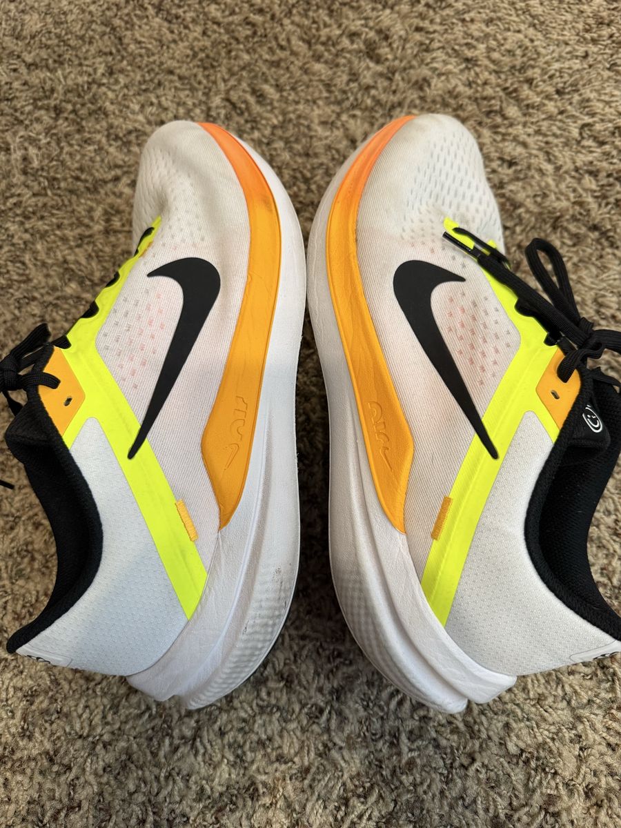 Nike Winflo 10 "Just Do It" Running Shoes size:12M White/Black/Volt/Orange Men's