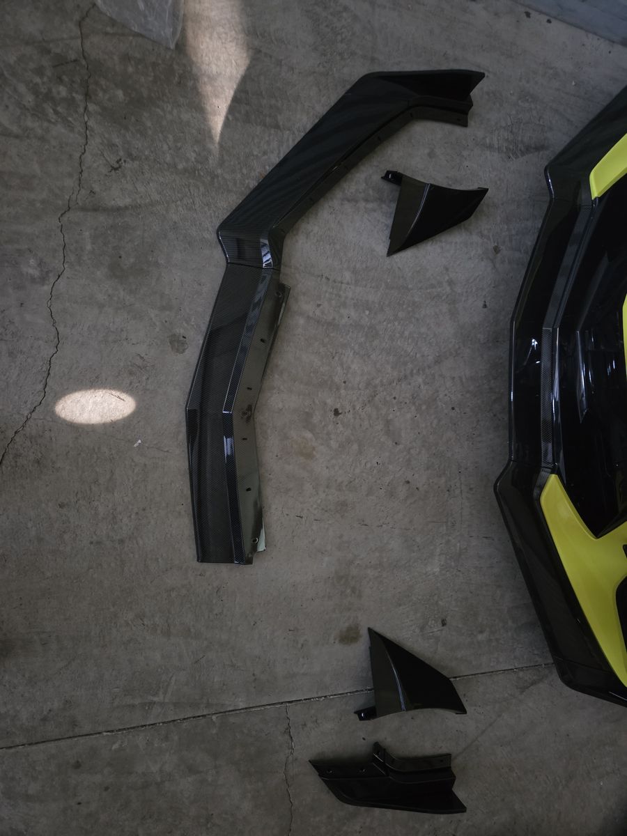 C8 corvette caebon fiber look front splitter