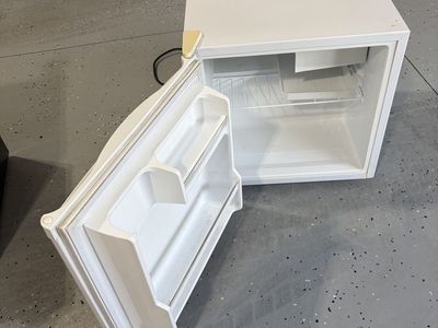 Magic Chef Mini fridge with freezer compartment