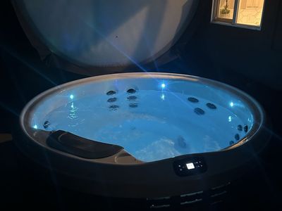 2022 Bullfrog X6R hot tub