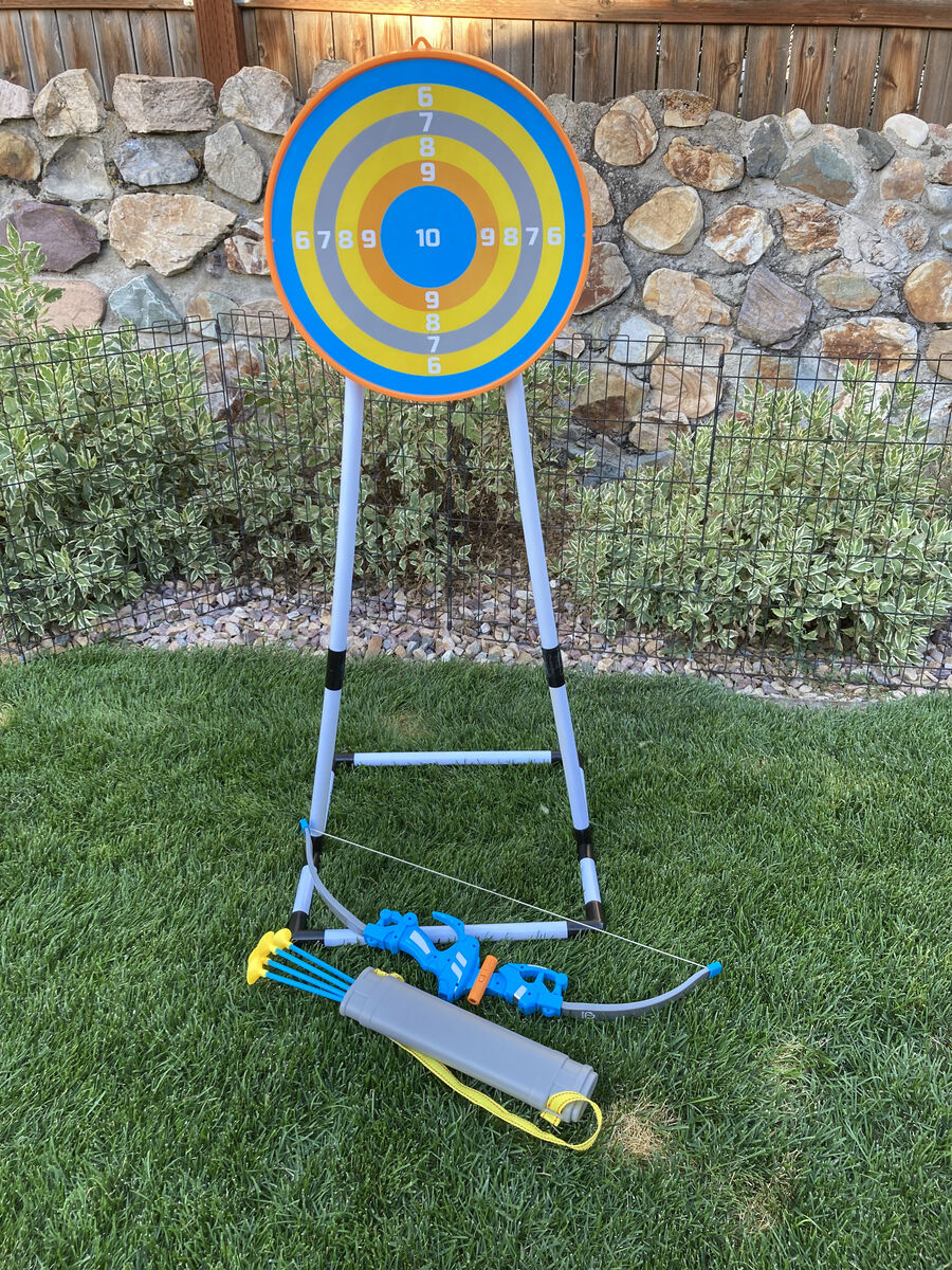 Discovery Kids Bullseye Archery Set with infrared light