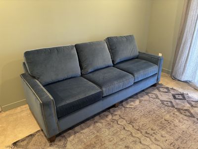 Turner classic square arm couch