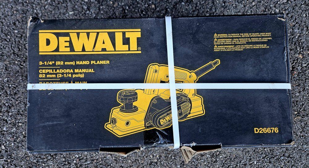 DeWALT D26676 3-1/4" (82 mm) Portable Hand Planer