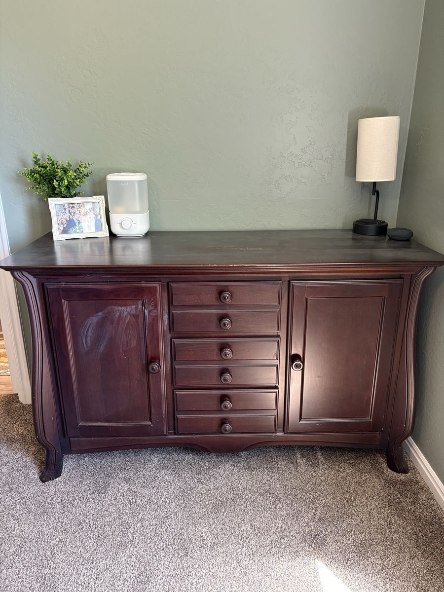 SOLID WOOD Dresser