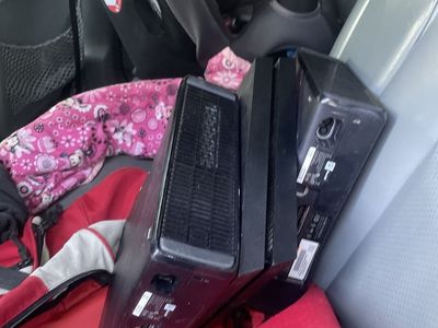 PS4 1 controller and power cable