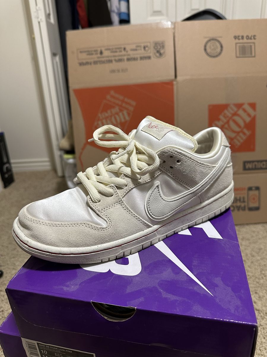 Nike SB Dunk Low ‘City of Love’  Size 10 Skateboarding Shoes FZ5654-100