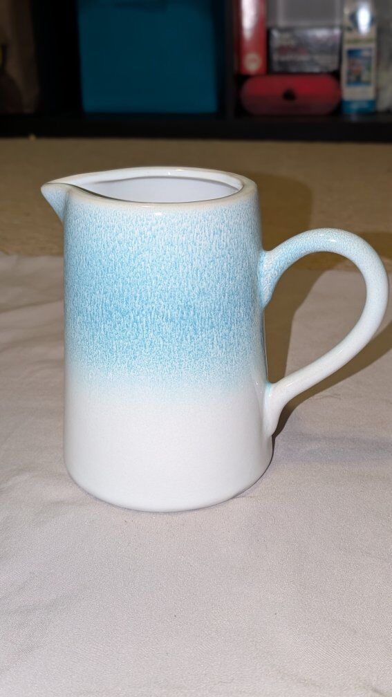 Teleflora Pitcher vase for flowers.

In excellent