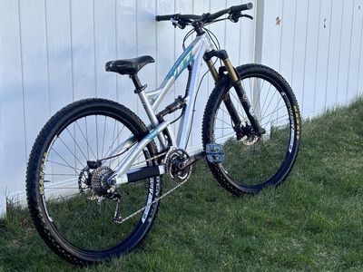 YETI Sb95 Full Suspension Mountain Bike