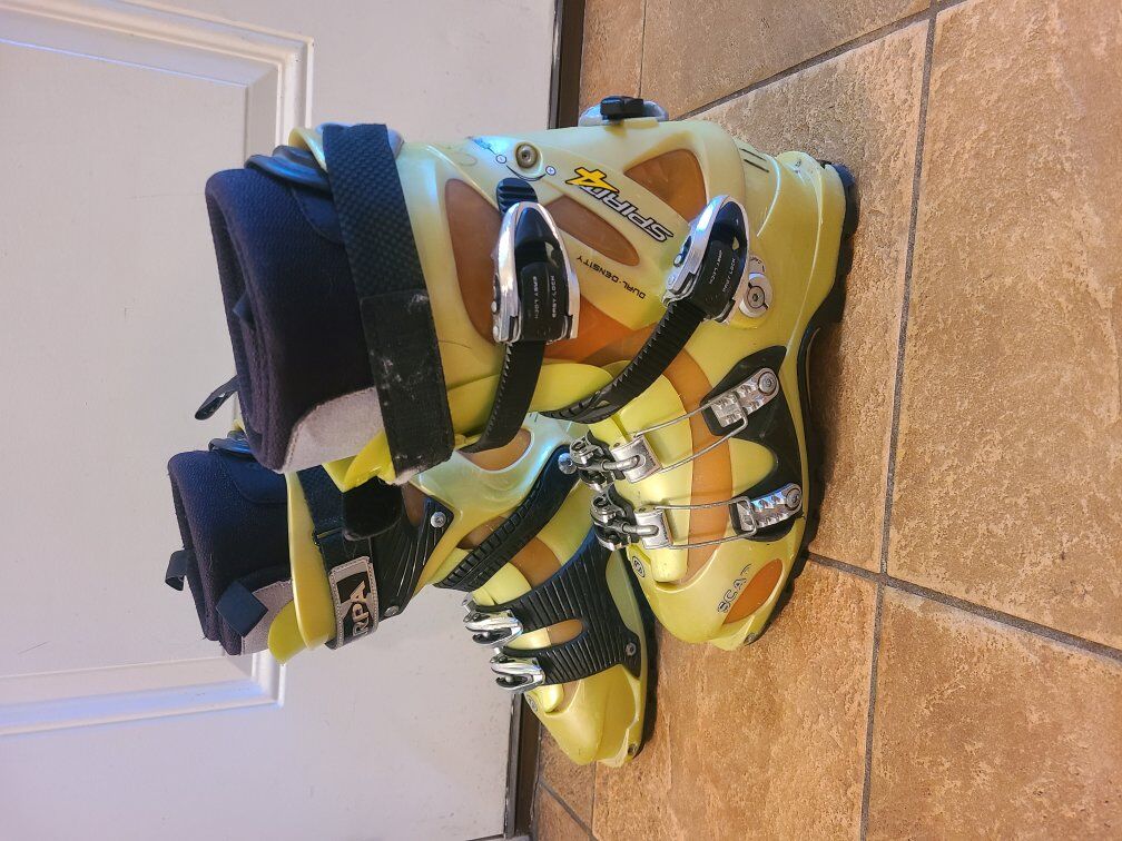 scarpa back country ski boots M11.5