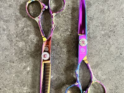 LEFT-HANDED Haircutting Scissors Set