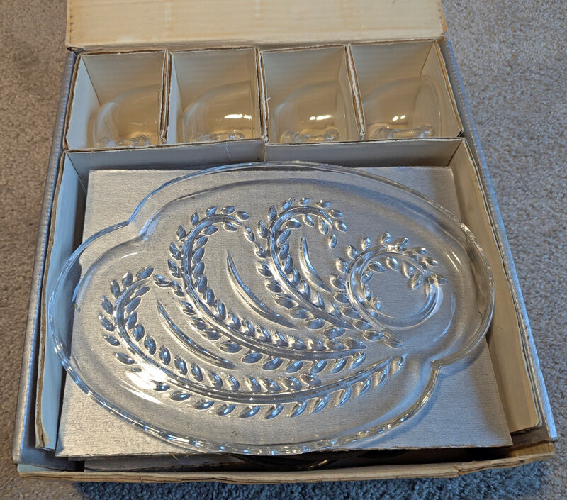 Federal Glass Company Hospitality Snack Set vintage never used