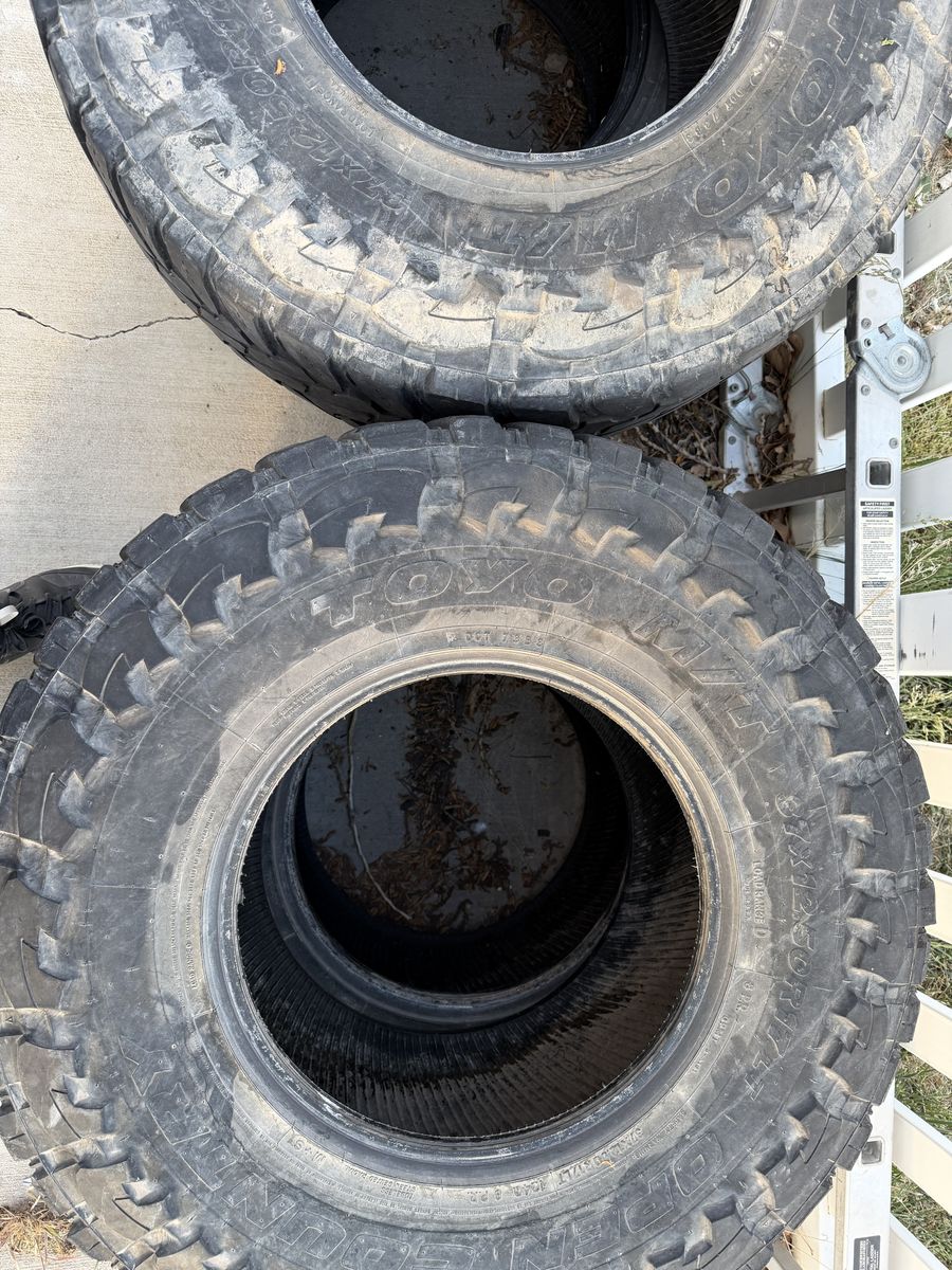 Set of 4 Toyo Open Country 37 x 12.5 x 17