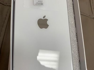 Iphone SE - 64GB - 3 GEN - Unlocked
