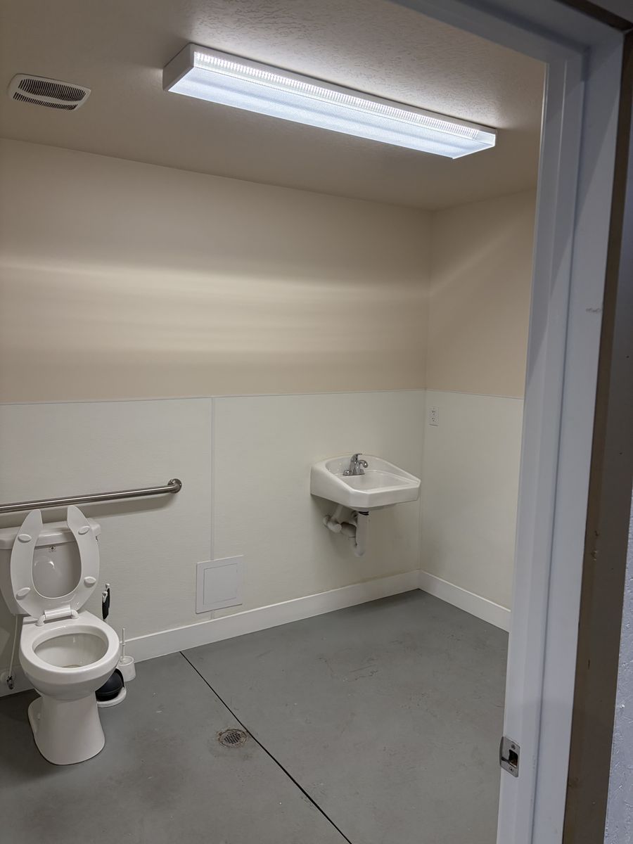 Main image 3