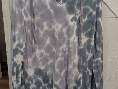 Hoodie or Sweatshirt or Tops**