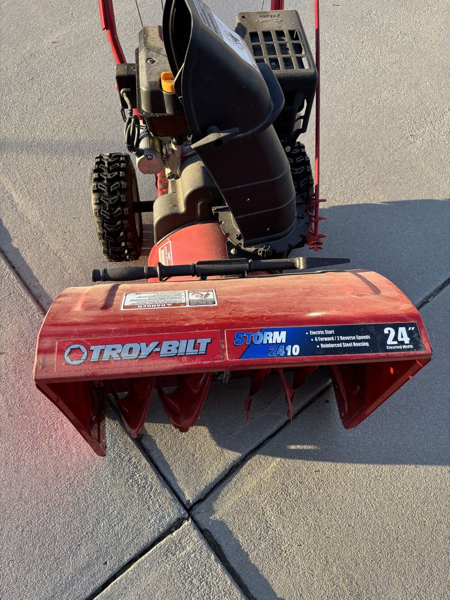 Troy-Bilt Storm 2410 24" 208cc Electric Start Gas Snow Blower