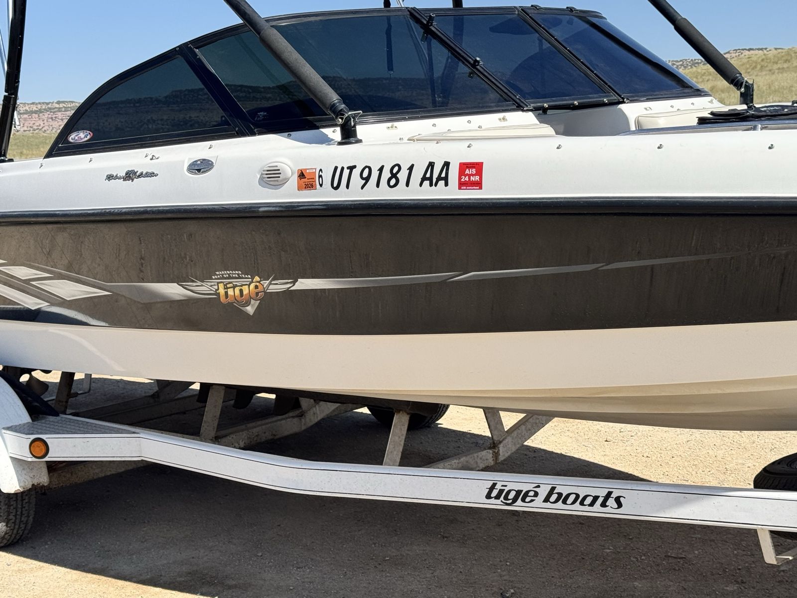 2002 Tige 23V Rider Edition Wakeboard Boat – Great Watersports Boat