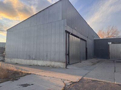 3,500 SQ FT WAREHOUSE FOR RENT -220V POWER