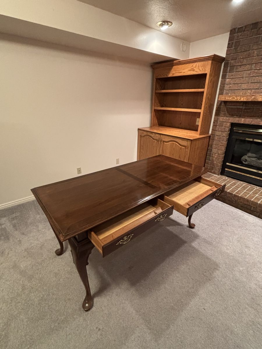 Beautiful Ethan Allen Desk