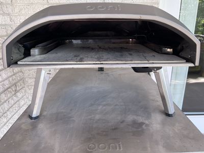 Ooni Koda 16 with stand