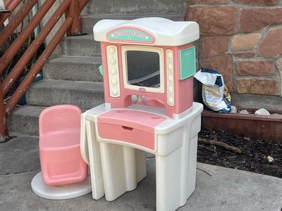 Little Tikes Salon Play Beauty Salon