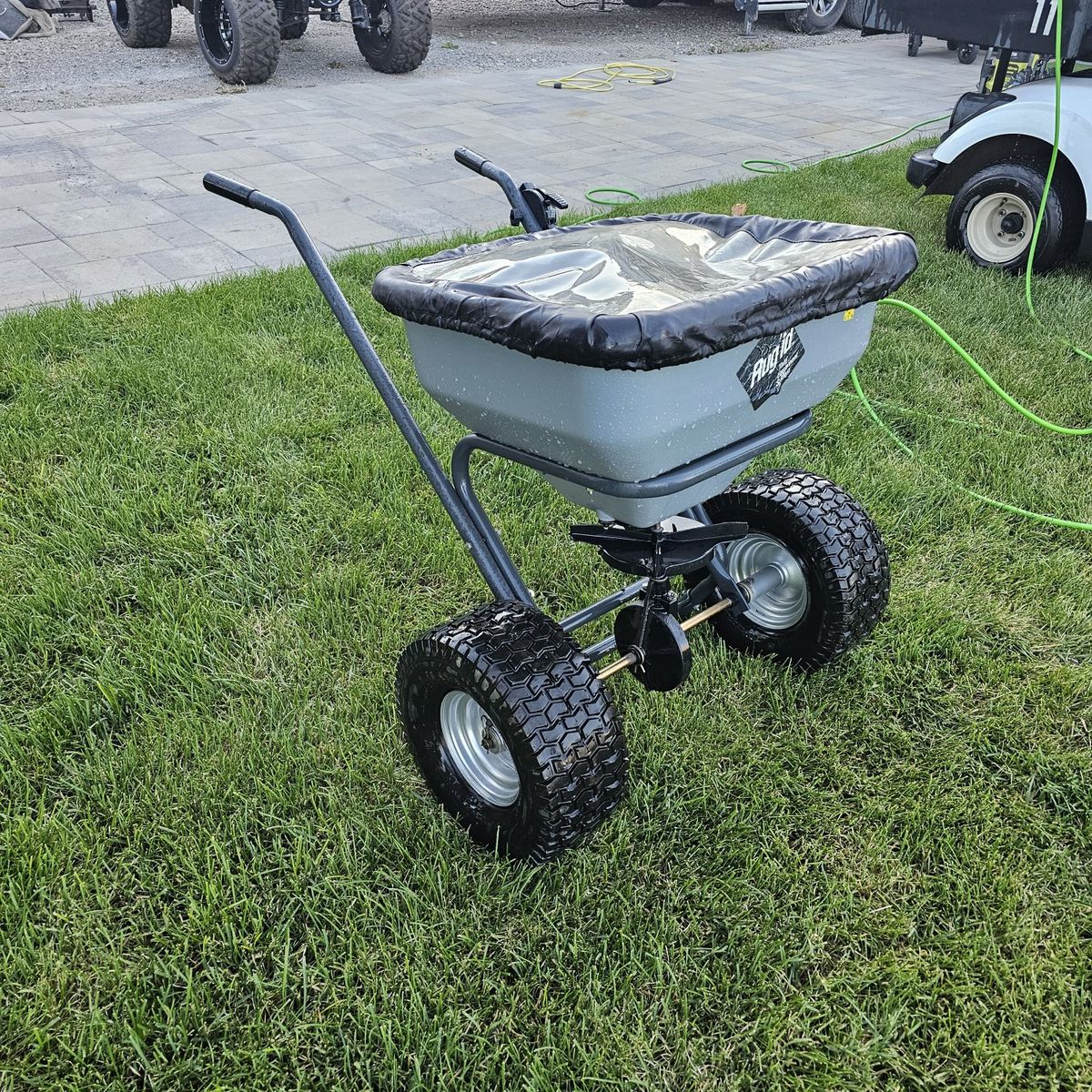 seed/ fertilizer spreader