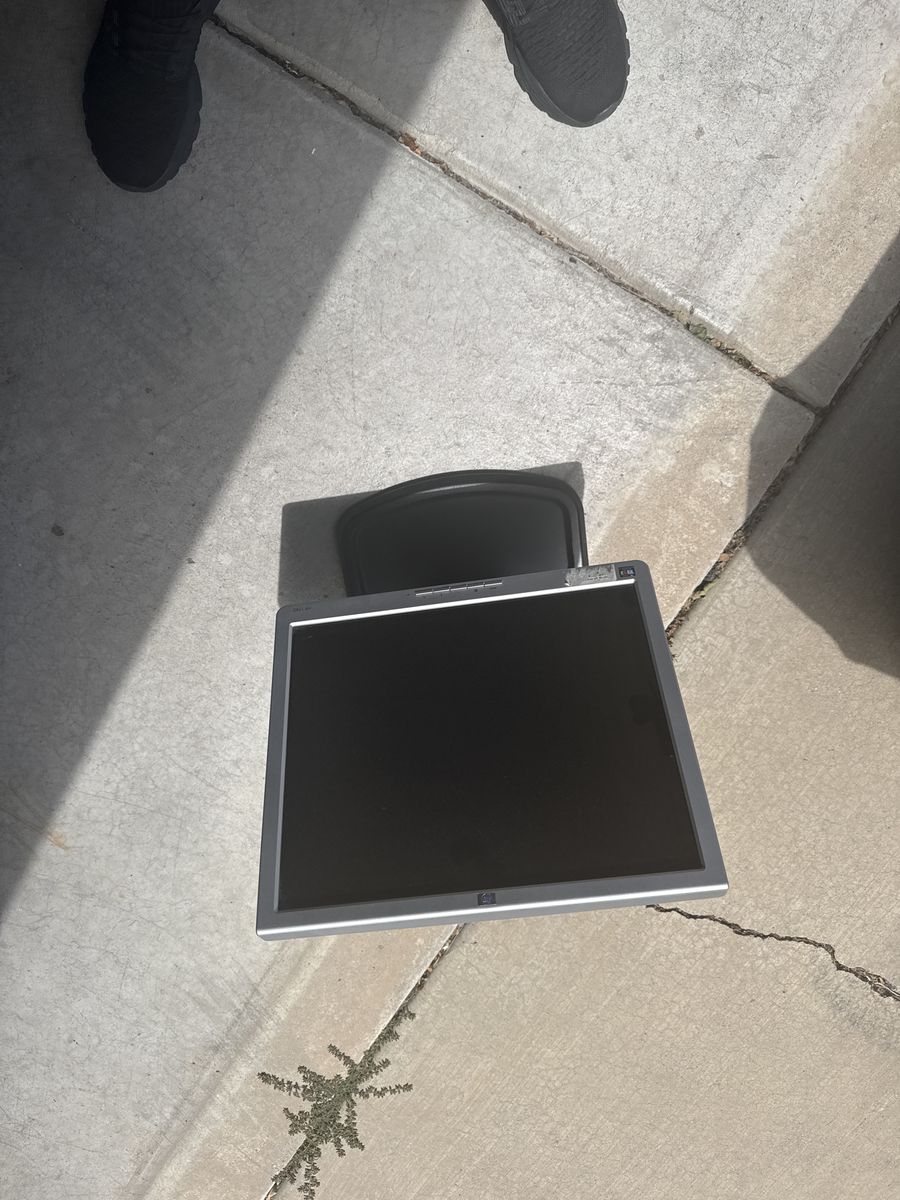 HP Silver Monitor