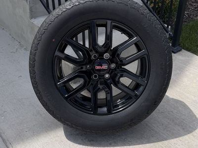 GMC Sierra 1500 Yukon Denali Rims and Tires 275/60R20 Hankook Dynapro