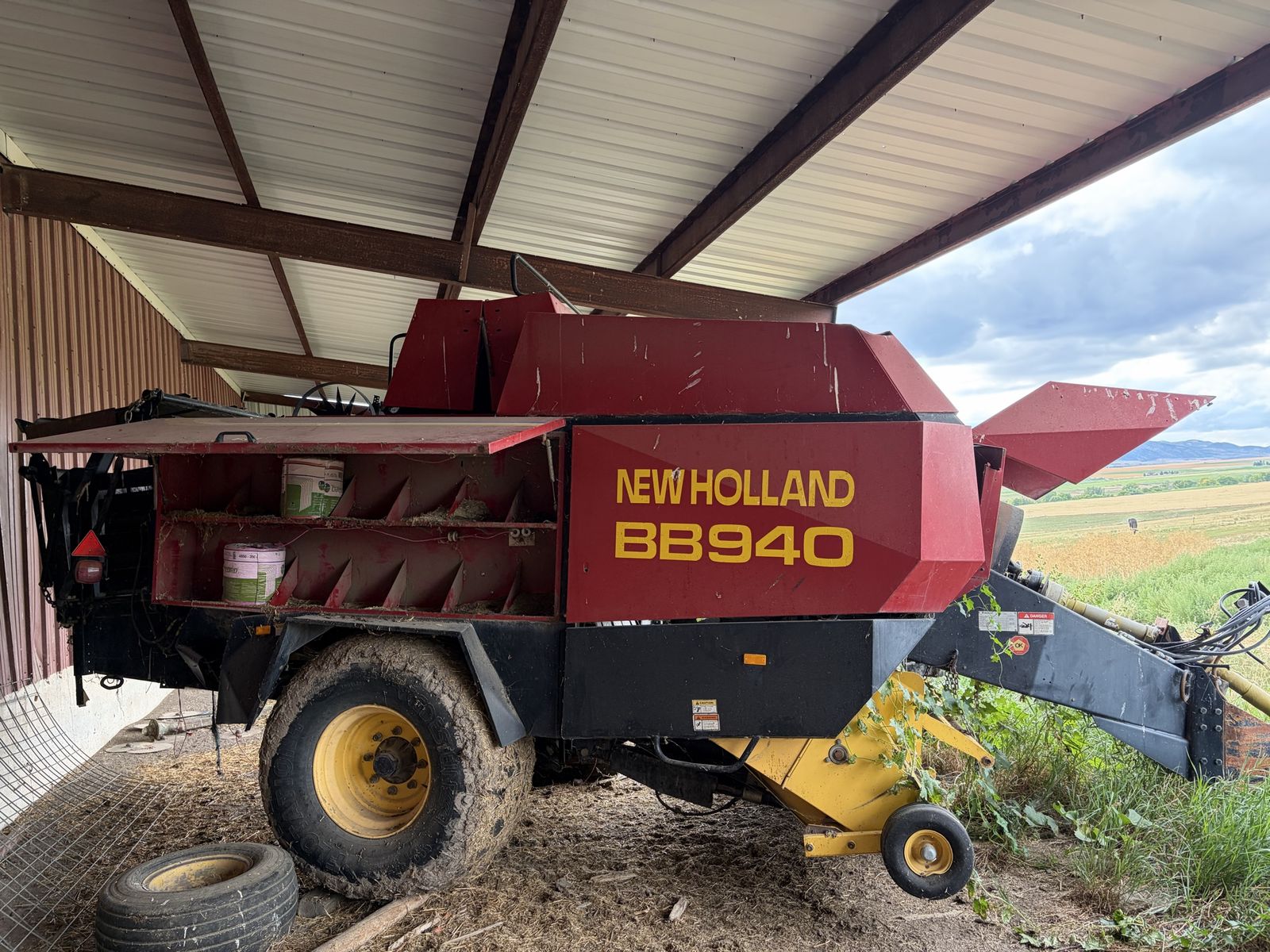 New Holland BB940 Baler