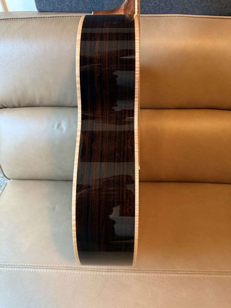 Main image 5