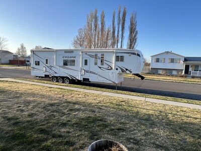 2010 hearland cyclone toy hauler tailer