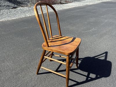 Beautiful Antique Bow Back Farmhouse Dining / Desk Chair Vintage Spindle back
